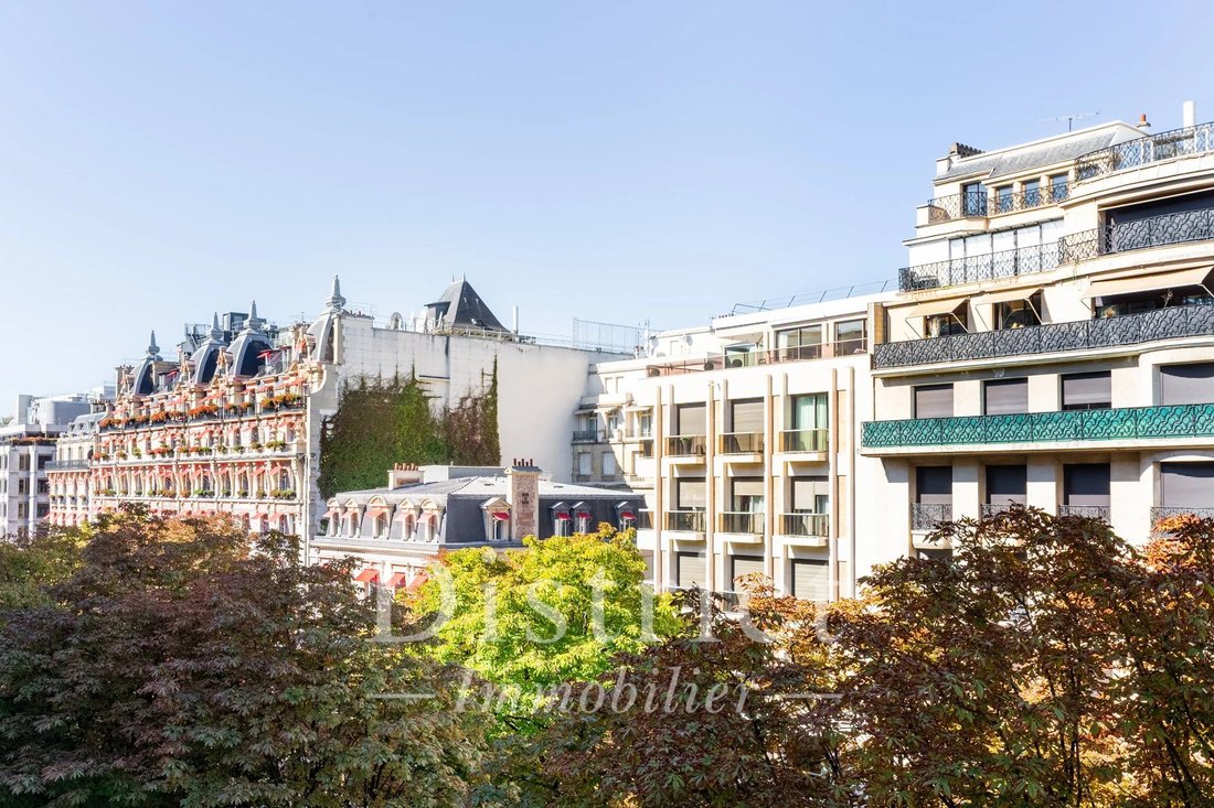 Apartment in Triangle d'Or, Paris 8e Arrondissement, Paris 2 - 18965815