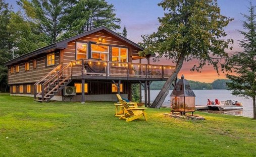 House in Lac-Sainte-Marie, Quebec, Canada 1