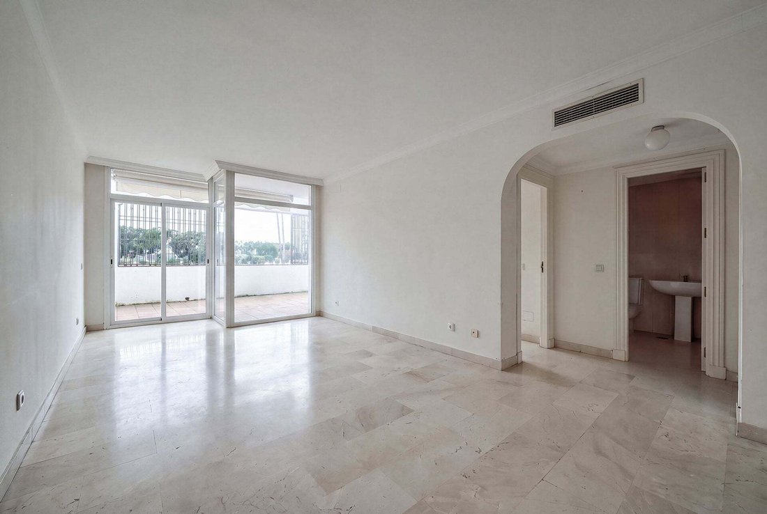 Apartment in La Quinta, Benahavis, Andalusia 4 - 18980372