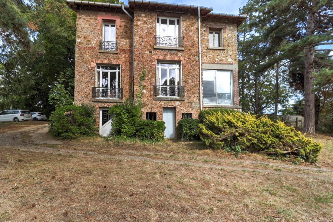 House in Les Bures, Garches, France 1 - 18977745