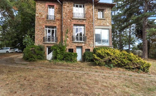 House in Les Bures, Garches, France 1