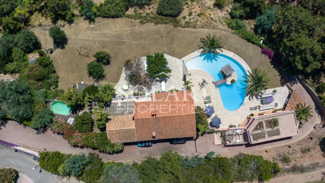Estate in Théoule-sur-Mer, Provence-Alpes-Côte d'Azur, France 2 - 18223339