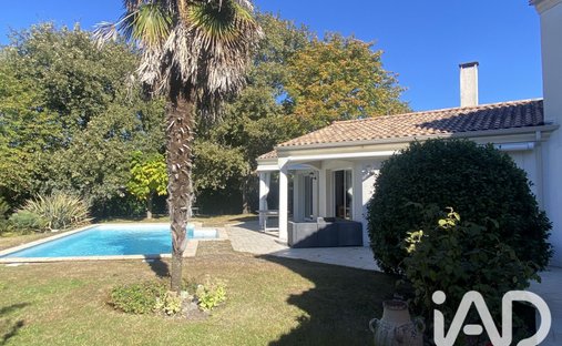 House in Nord des Jalles, Le Taillan-Médoc, France 1