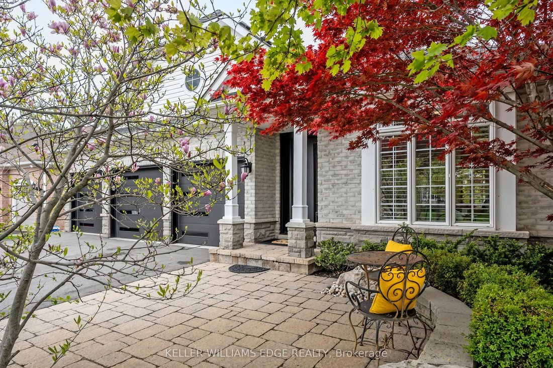 House in Burlington, Ontario, Canada 1 - 18969651