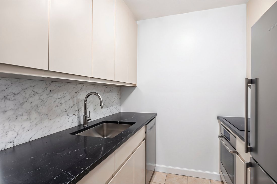 Co Op in New York, New York, United States 3 - 18981504