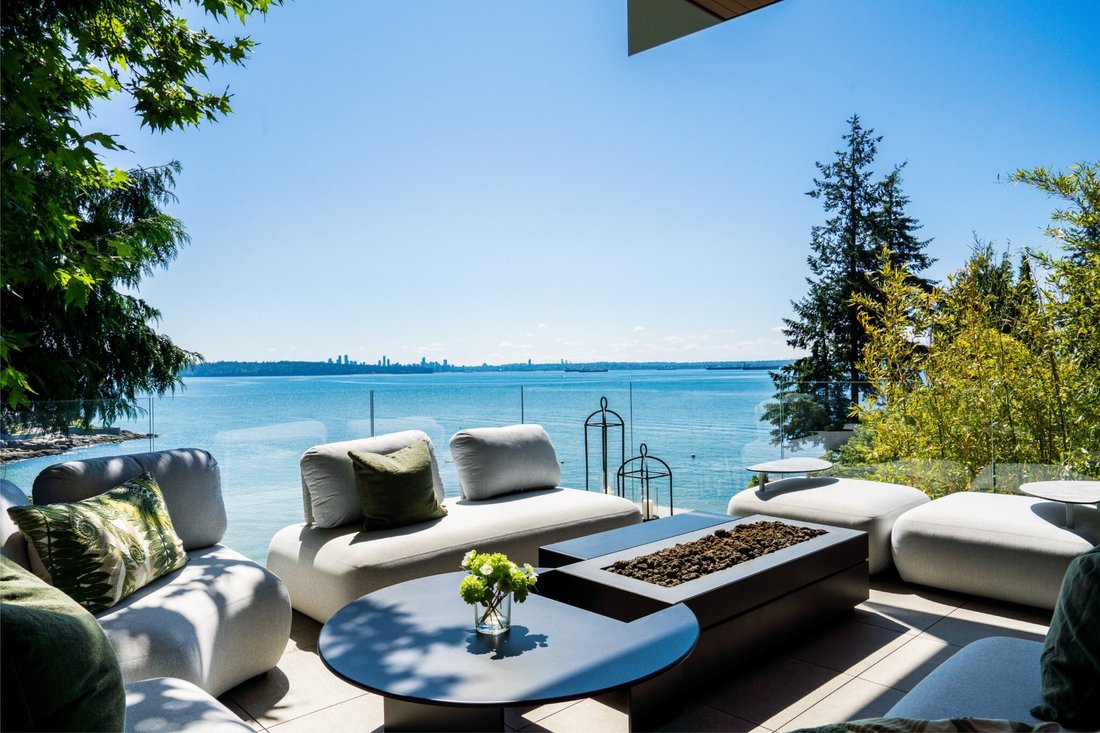 House in West Vancouver, British Columbia, Canada 1 - 18972714