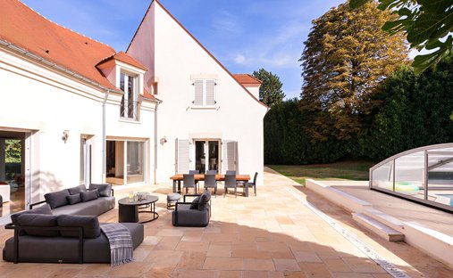 House in Le Village, Louveciennes, France 1