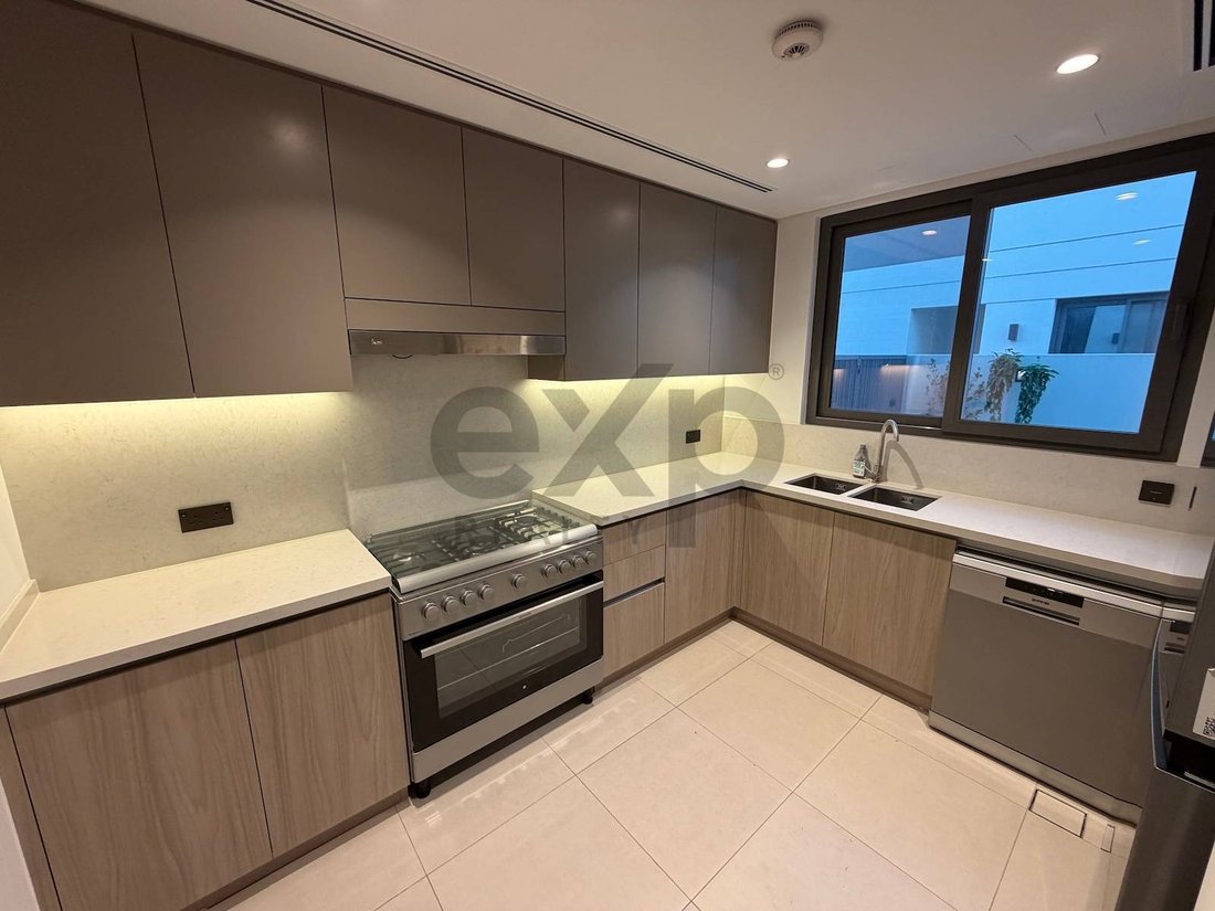 Villa in Tilal Al Ghaf, Dubai, United Arab Emirates 3 - 18965692