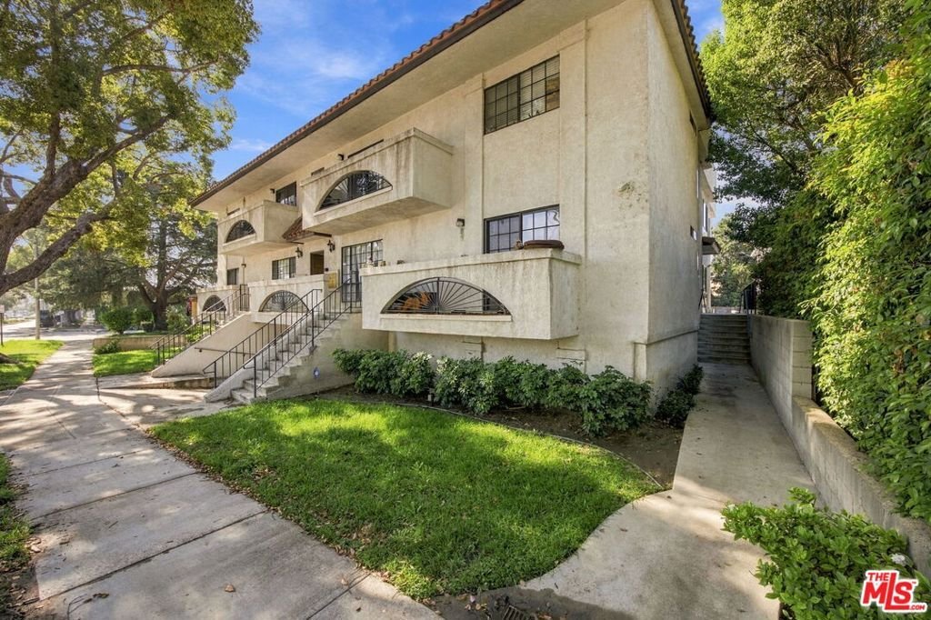 Burbank, California, United States 3 - 18968622