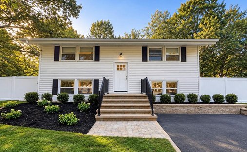 House in Setauket- East Setauket, New York, United States 1
