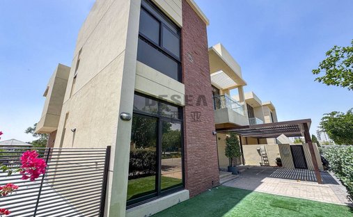 Villa in Damac Hills, Dubai, United Arab Emirates 1