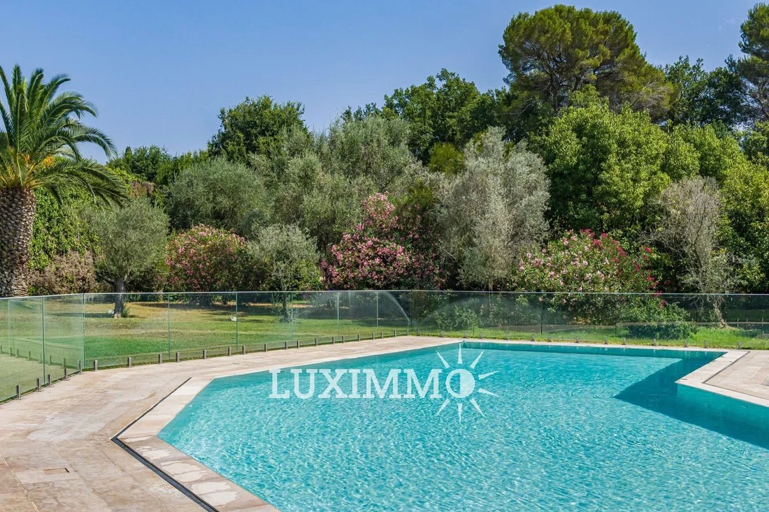 Villa en Mougins, Provenza-Alpes-Costa Azul, Francia 3 - 18448254