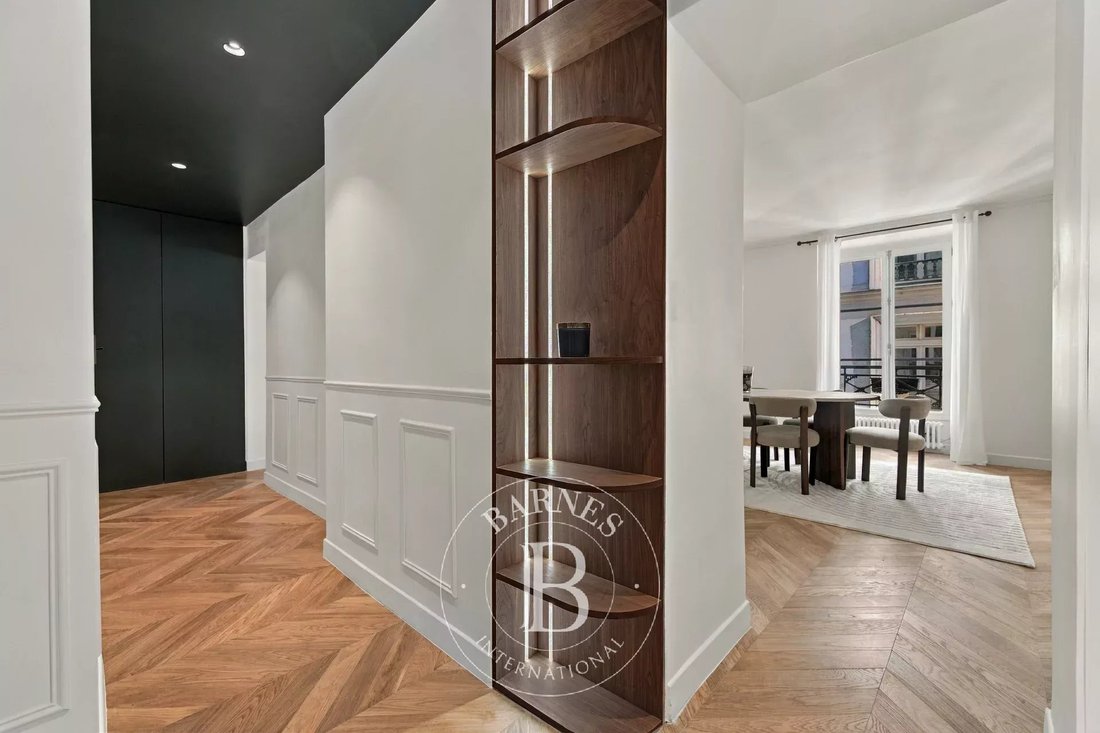 Apartment in Sainte Avoie, Paris 3e Arrondissement, Paris 4 - 18974105