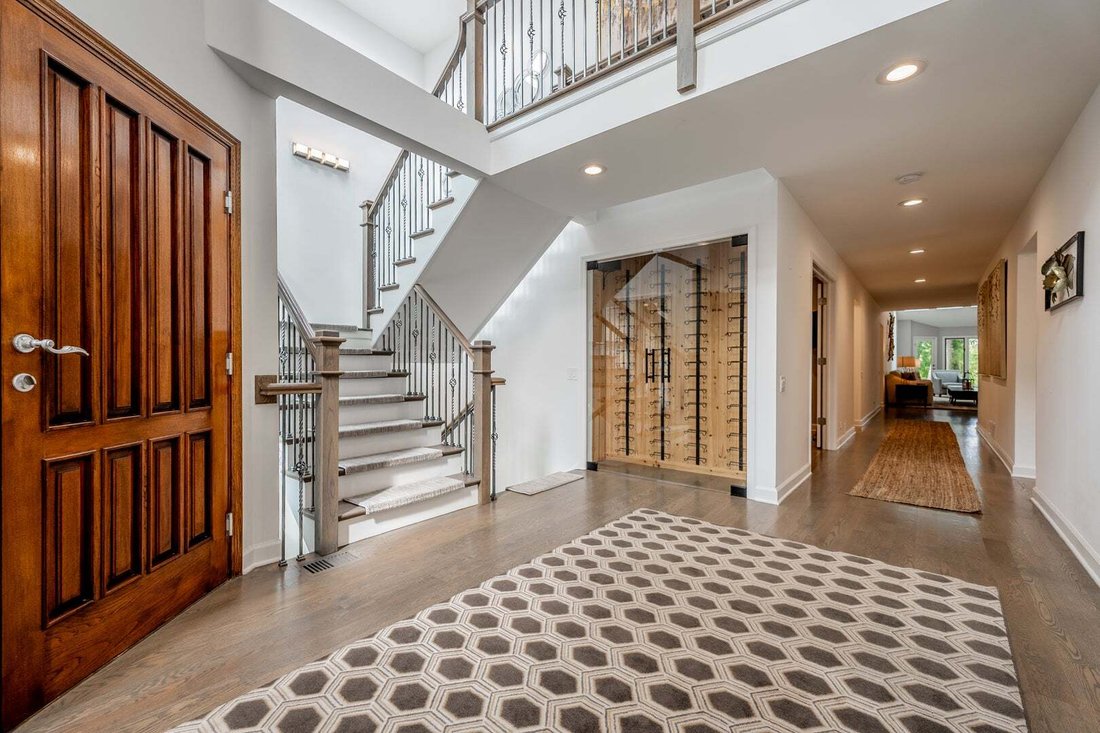 Condo in Hinsdale, Illinois, United States 2 - 18970218