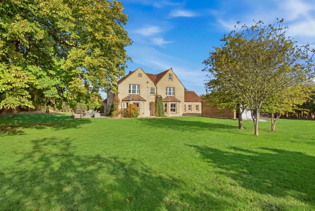 House in Buckinghamshire, England 3 - 18974259