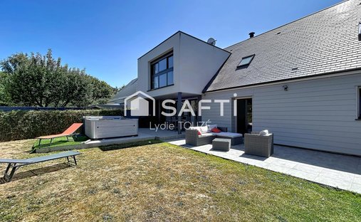House in Cherbourg-en-Cotentin, Normandy, France 1
