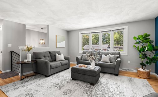 House in Burlington, Massachusetts, United States 1