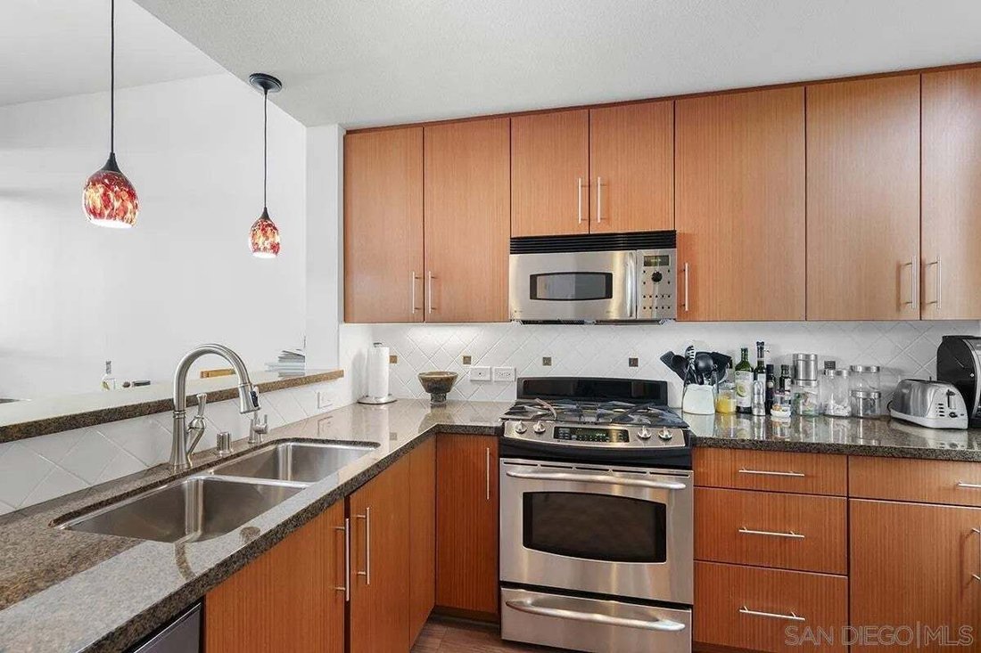Condo in San Diego, California, United States 5 - 18977683