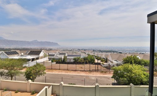 House in Strand, Helderberg, Cape Town 1