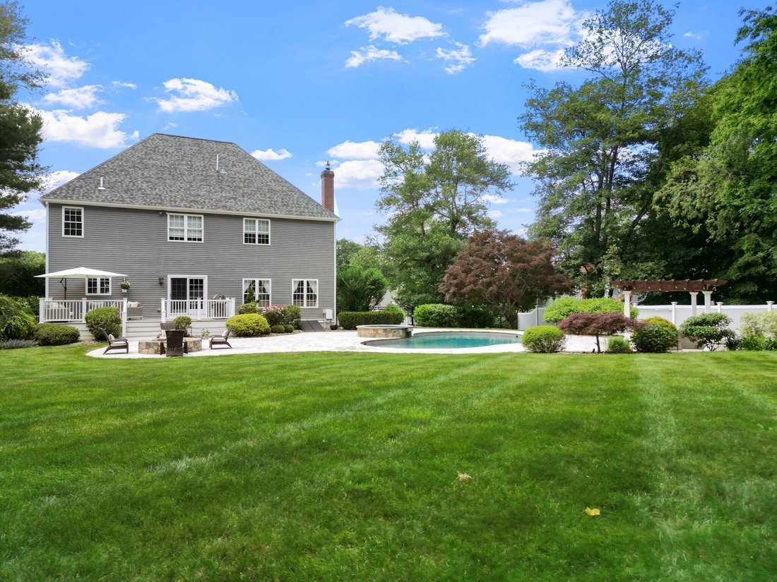 House in Medway, Massachusetts, United States 3 - 18972602