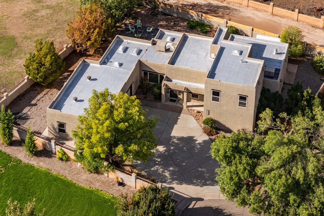 House in Los Ranchos de Albuquerque, New Mexico, United States 5 - 18958146