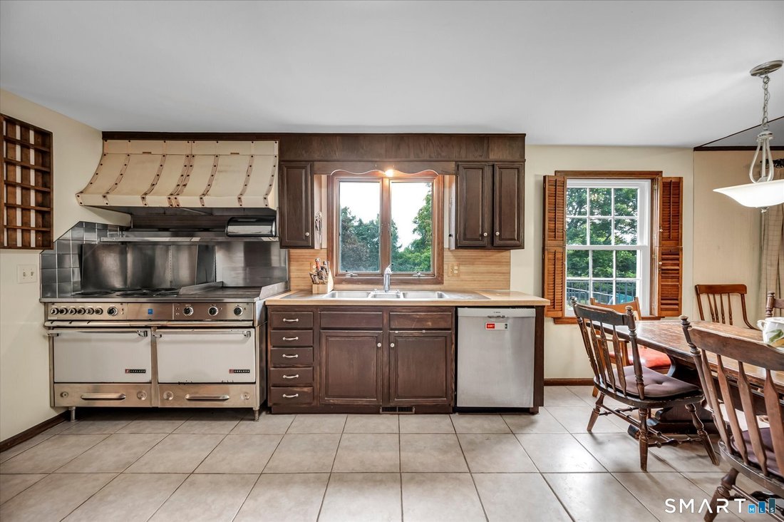 House in Meriden, Connecticut, United States 4 - 18977820