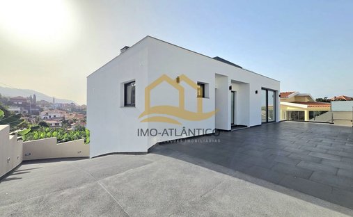House in Imaculado Coracao de Maria, Madeira, Portugal 1