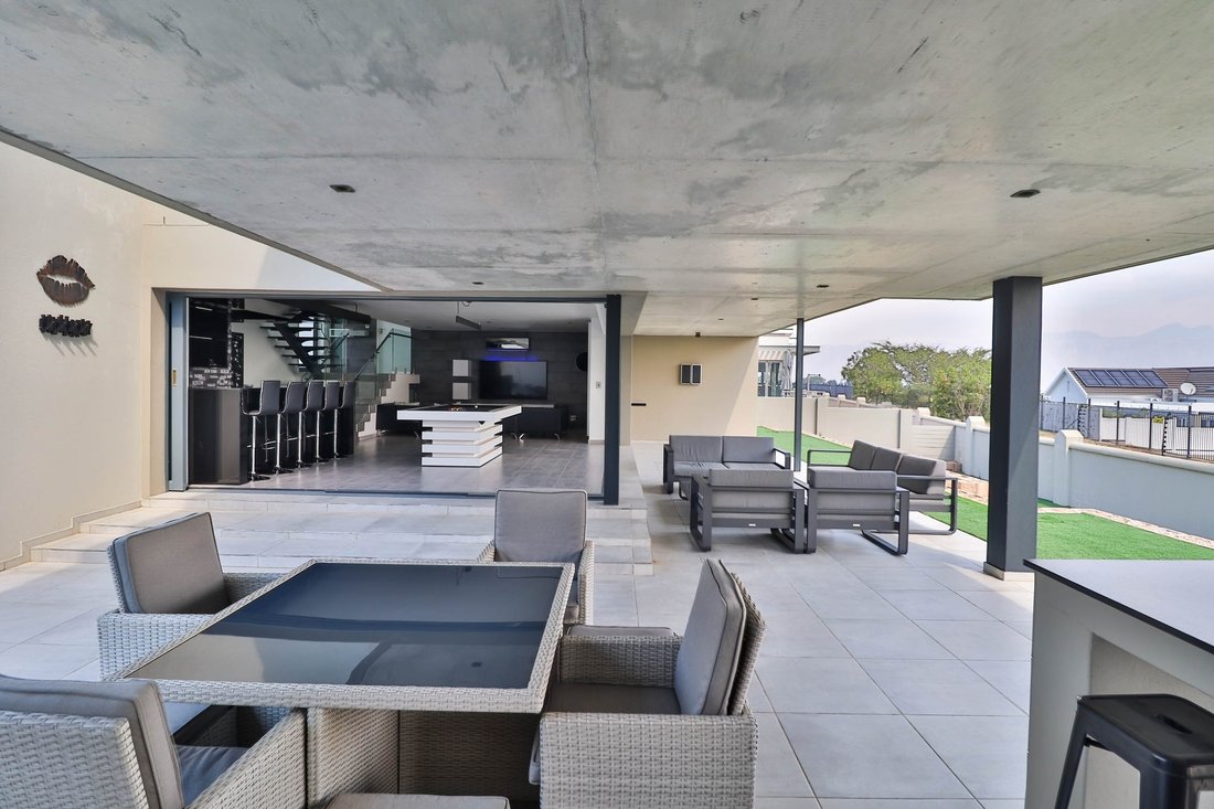 House in Strand, Helderberg, Cape Town 4 - 18972436