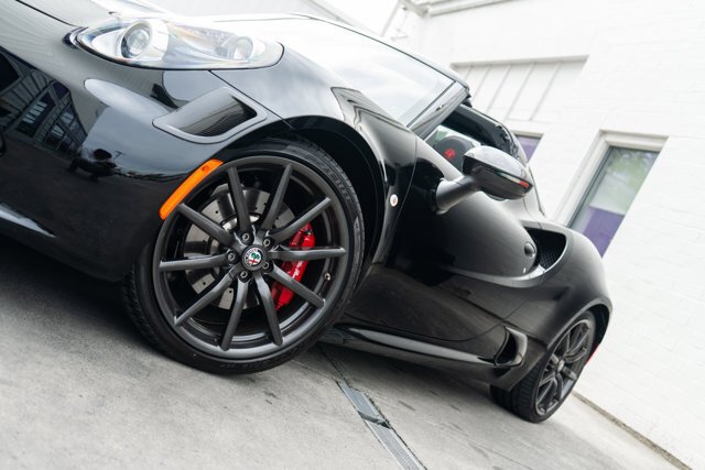 Cabriolet in Bellevue, WA, United States 5 - 18947040