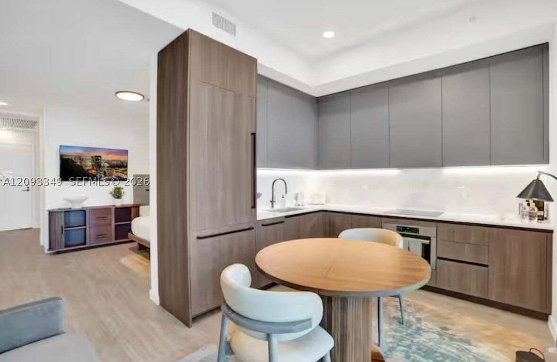 Condo in Miami Beach, Florida, United States 5 - 18965348