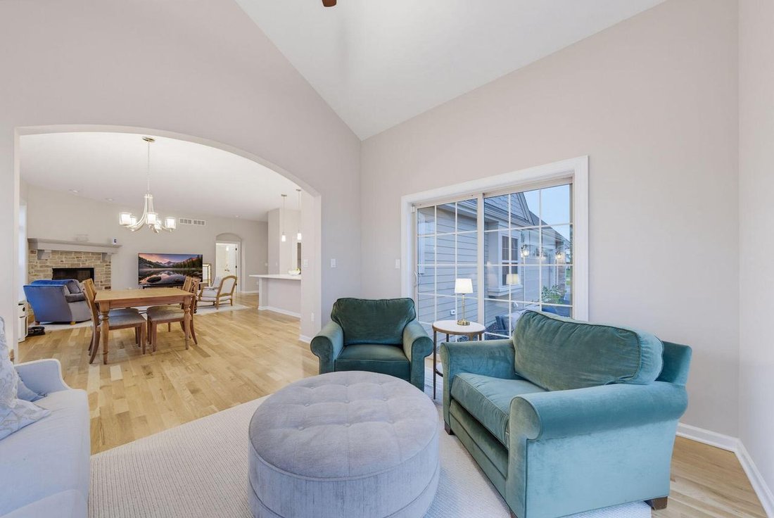 Condo in Okauchee Lake, Wisconsin, United States 4 - 18976088