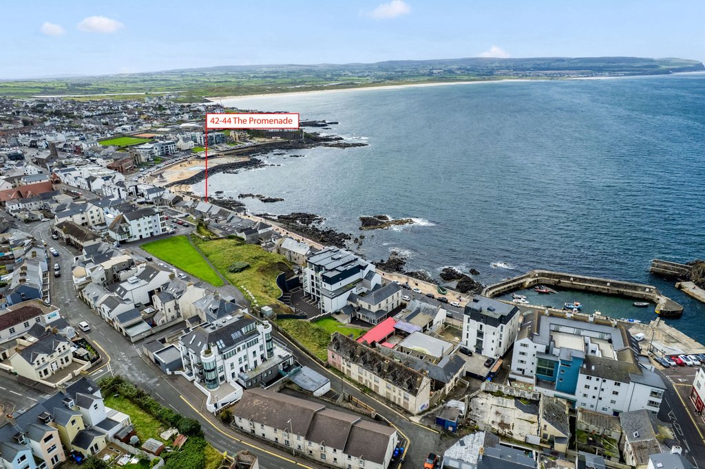 Portstewart, Causeway Coast and Glens District, Northern Ireland 2 - 18964946
