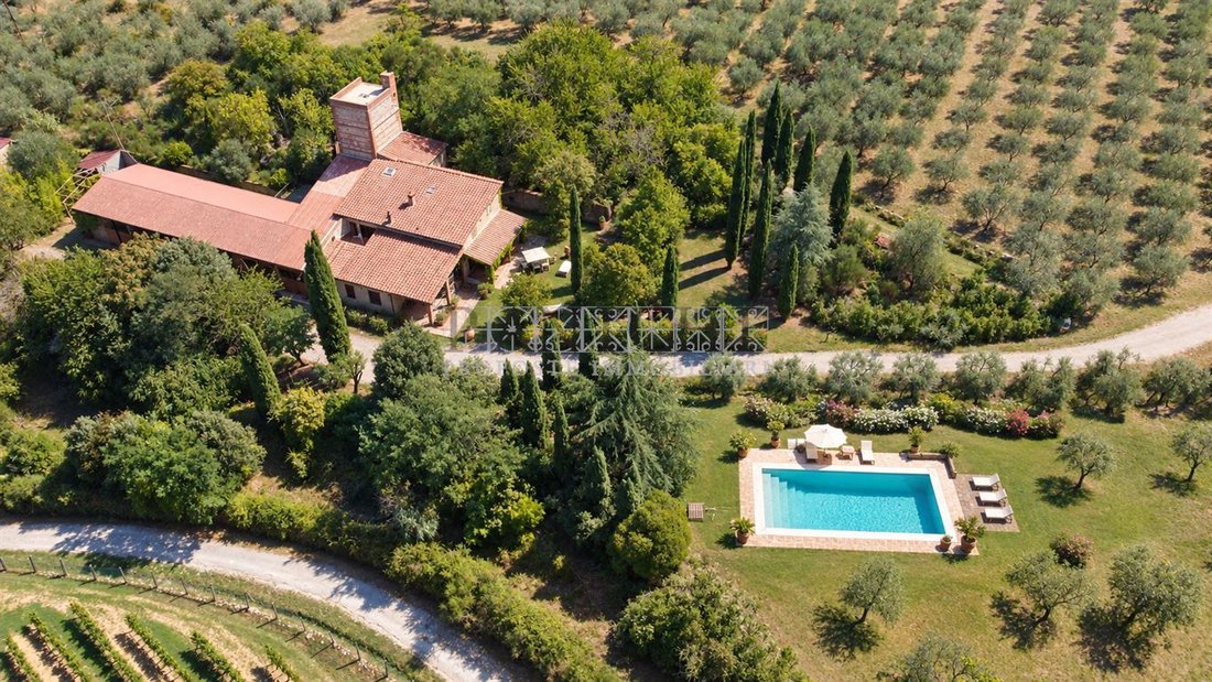 Country House in Asciano, Tuscany, Italy 1 - 18977363