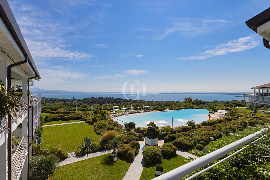 Penthouse in Hill Zone, Padenghe sul Garda, Lombardy 2 - 18979184