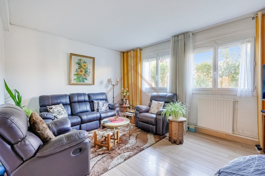 House in Vitry-sur-Seine, Ile-de-France, France 3 - 18978743