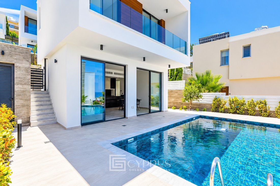 Villa in Chloraka, Paphos, Cyprus 1 - 18966083
