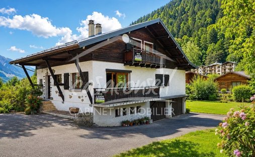 House in Ouest, Saint-Gervais-les-Bains, France 1