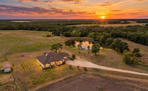Farm Ranch in Mount Calm, Texas, United States 1