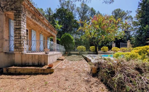 House in Belcodene, Provence-Alpes-Côte d'Azur, France 1
