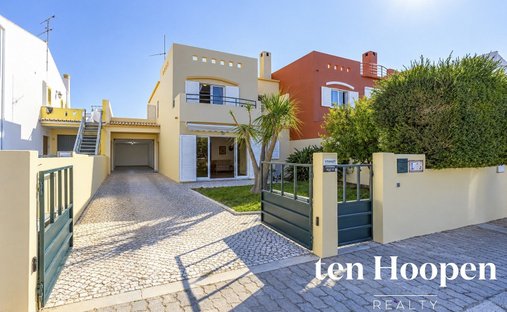 Villa in Sao Goncalo de Lagos, Algarve, Portugal 1