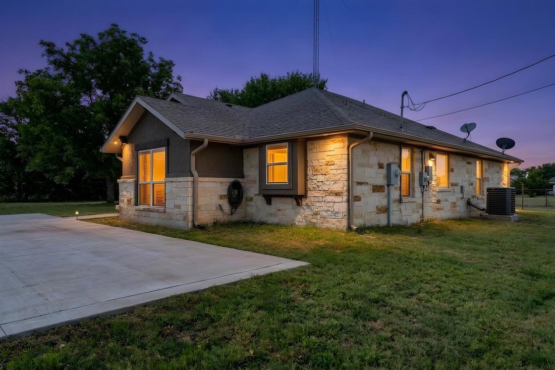 House in Bartlett, Texas, United States 2 - 18964978