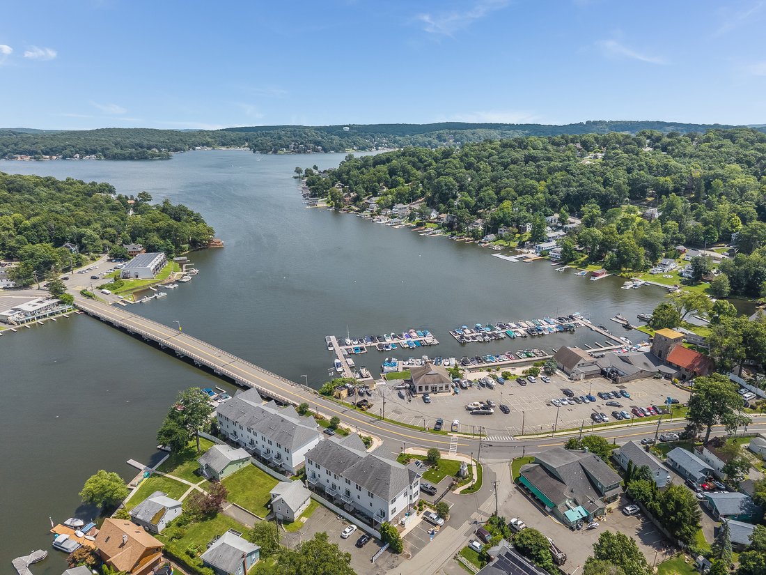 Condo in Hopatcong, New Jersey, United States 4 - 18974419