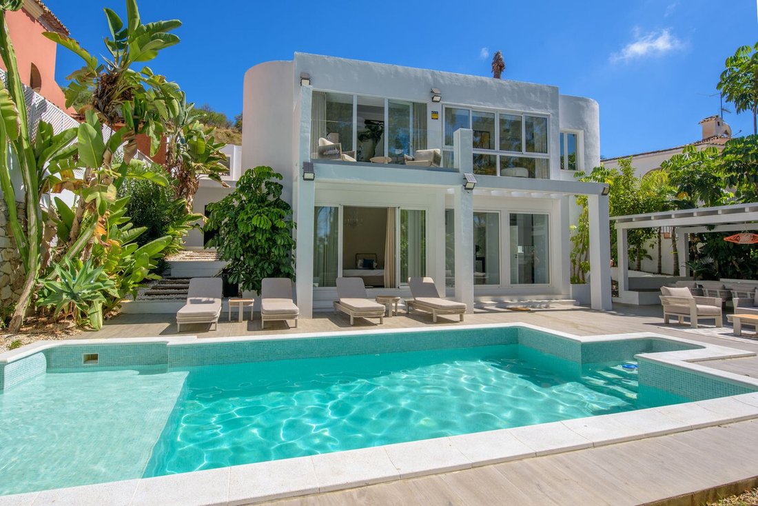 Villa in Puerto Banus, Marbella, Spain 1 - 18974375