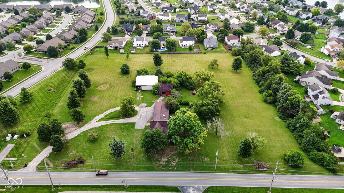 House in Greenwood, Indiana, United States 2 - 18964801