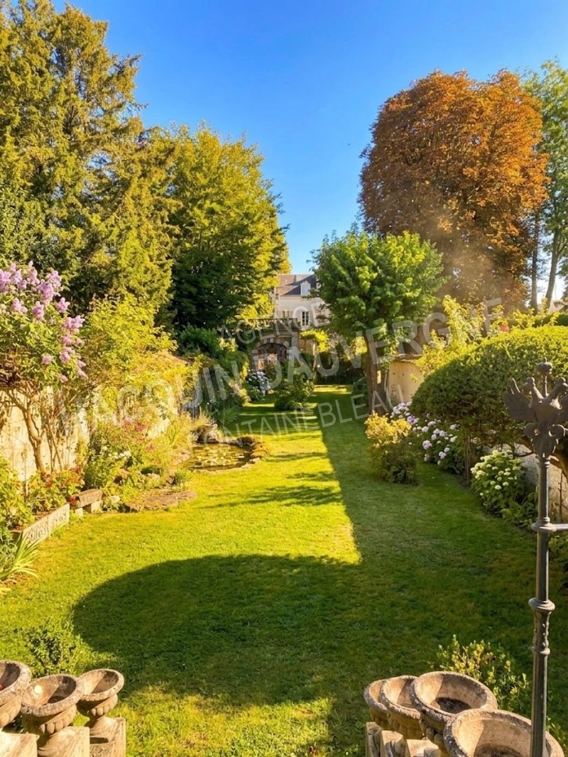 House in Fontainebleau, Ile-de-France, France 2 - 18978025