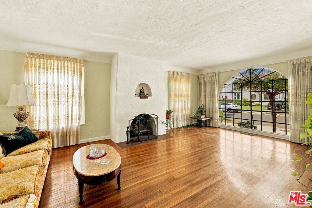 West Hollywood, California, United States 5 - 18973477
