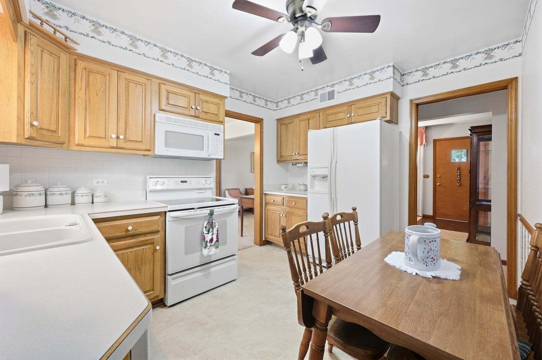 House in Mount Prospect, Illinois, United States 3 - 18965279