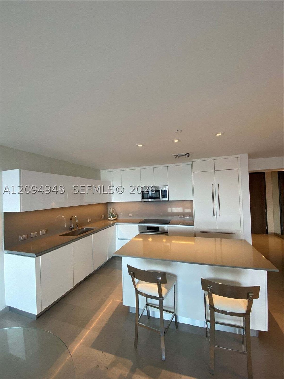 Condo in Miami, Florida, United States 5 - 18965442