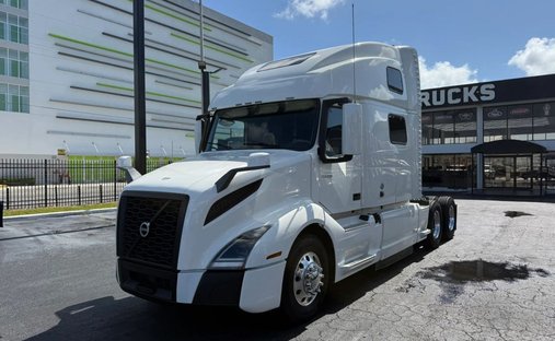 2020 Volvo Commercial VNL VNL 860 Sleeper in Miami, FL, United States 1