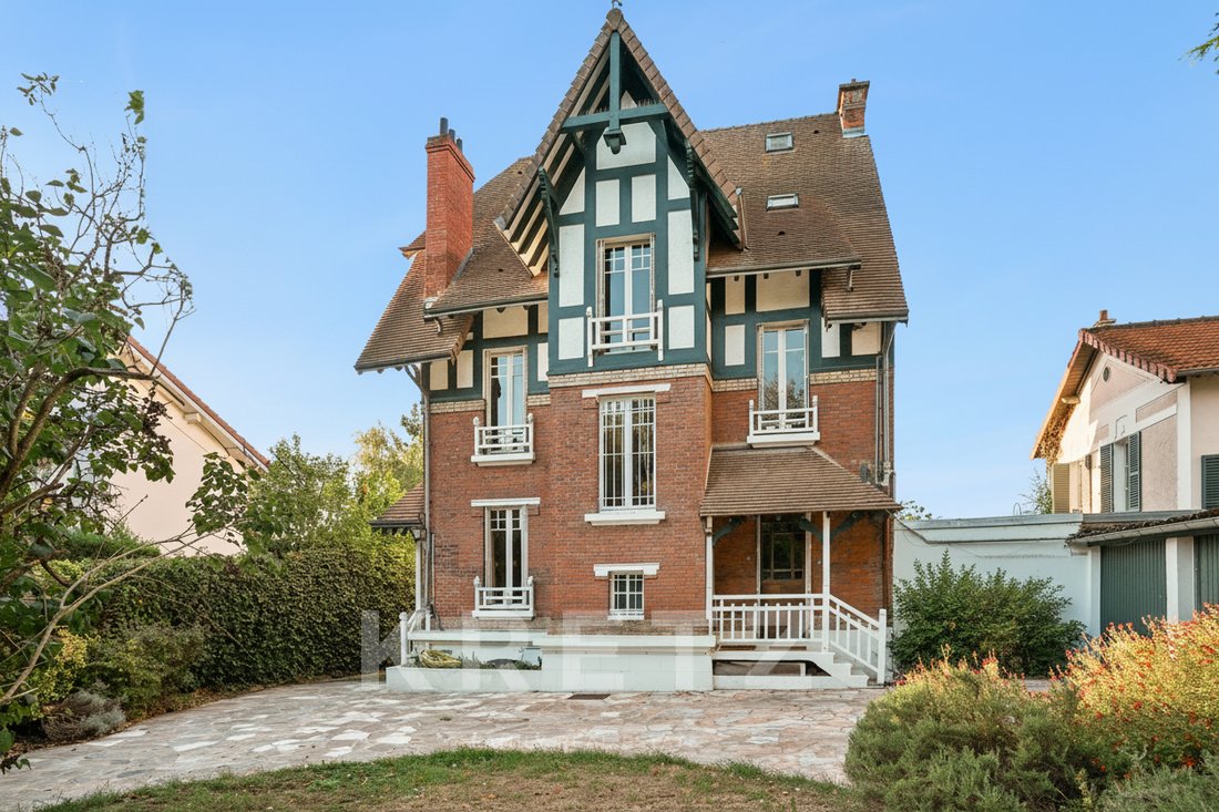 House in Saint-Cloud, Ile-de-France, France 1 - 18966692